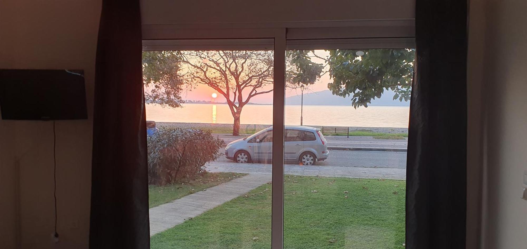 Nafpaktos Seaside Apartment المظهر الخارجي الصورة