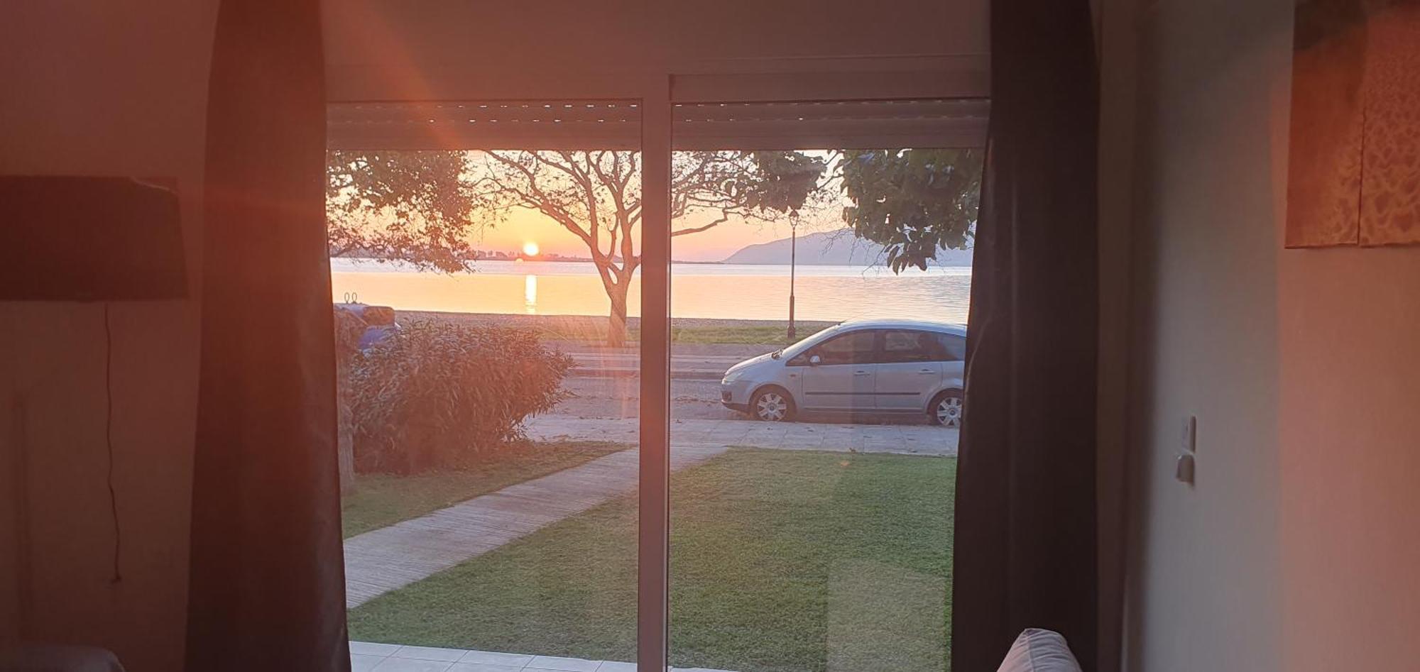 Nafpaktos Seaside Apartment المظهر الخارجي الصورة