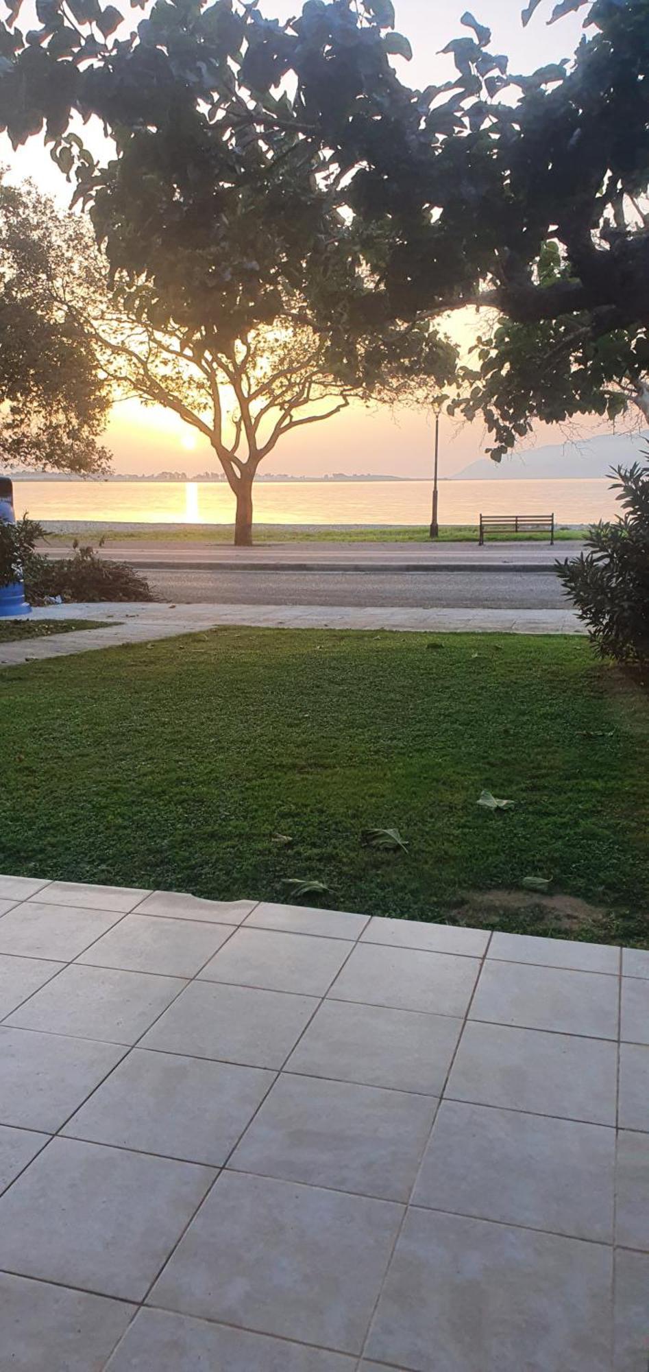 Nafpaktos Seaside Apartment المظهر الخارجي الصورة